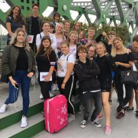 &Scaron;tudenti a &scaron;tudenti grafick&eacute;ho dizajnu na plen&eacute;ri